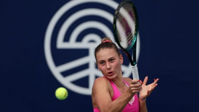 Marta Kostyuk makes San Diego Open quarters in straight sets