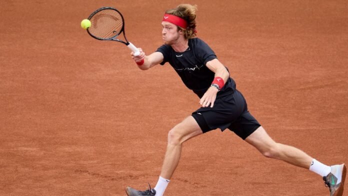 Rublev, Auger-Aliassime advance to Madrid final; Lehecka hurt
