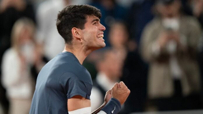 Carlos Alcaraz beats Stefanos Tsitsipas, to face Jannik Sinner