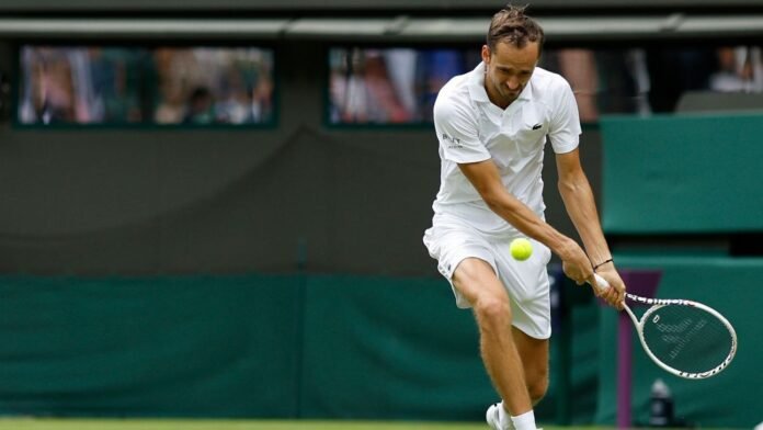 Daniil Medvedev among Russian athletes to accept Paris invite