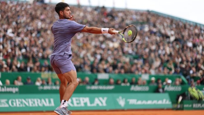 Carlos Alcaraz wins in injury return; No. 1 Sabalenka advances