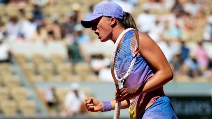 Swiatek, Sabalenka advance to fourth round at the French Open